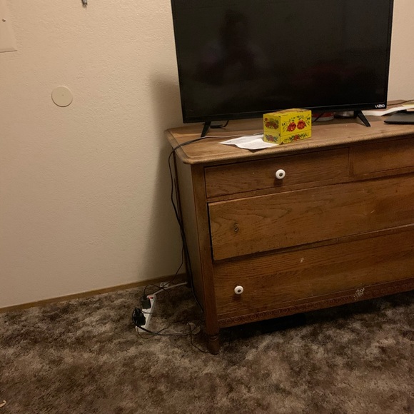 Tv with broken led light - Picture 2 of 2